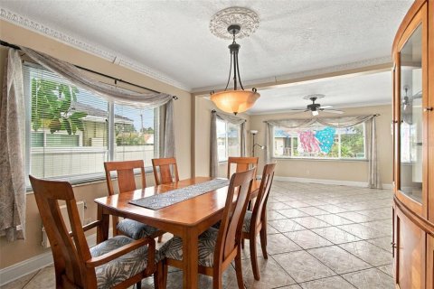 Villa ou maison à vendre à Tampa, Floride: 4 chambres, 135.64 m2 № 2406567 - photo 14