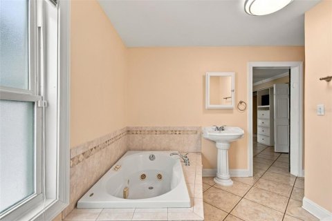 Villa ou maison à vendre à Tampa, Floride: 4 chambres, 135.64 m2 № 2406567 - photo 29