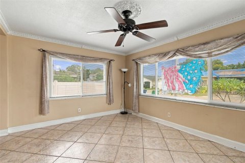 Villa ou maison à vendre à Tampa, Floride: 4 chambres, 135.64 m2 № 2406567 - photo 8