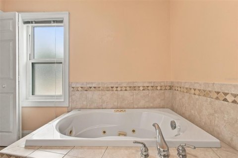 Villa ou maison à vendre à Tampa, Floride: 4 chambres, 135.64 m2 № 2406567 - photo 30