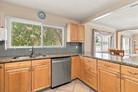 Villa ou maison à vendre à Tampa, Floride: 4 chambres, 135.64 m2 № 2406567 - photo 22