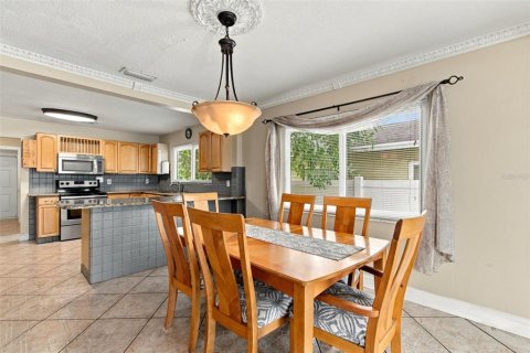 Villa ou maison à vendre à Tampa, Floride: 4 chambres, 135.64 m2 № 2406567 - photo 13