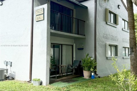 Apartamento en alquiler en Miami, Florida, 1 dormitorio № 1993754 - foto 2