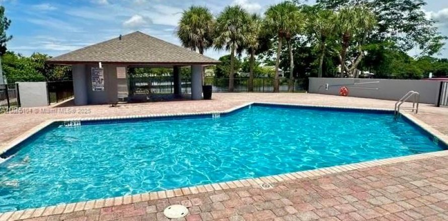 Apartamento en Miami, Florida 1 dormitorio № 1993754