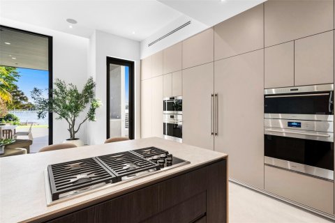 Casa en venta en Miami, Florida, 6 dormitorios, 436.92 m2 № 1450432 - foto 21