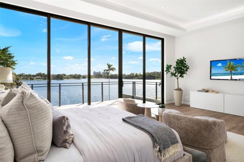 Casa en venta en Miami, Florida, 6 dormitorios, 436.92 m2 № 1450432 - foto 24