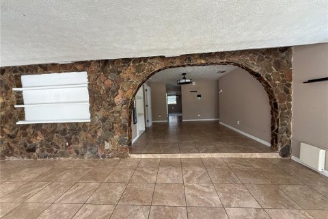 Casa en alquiler en Tampa, Florida, 4 dormitorios, 172.15 m2 № 2094048 - foto 3
