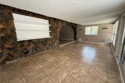 Casa en alquiler en Tampa, Florida, 4 dormitorios, 172.15 m2 № 2094048 - foto 2