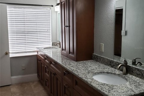 Casa en alquiler en Tampa, Florida, 4 dormitorios, 172.15 m2 № 2094048 - foto 14