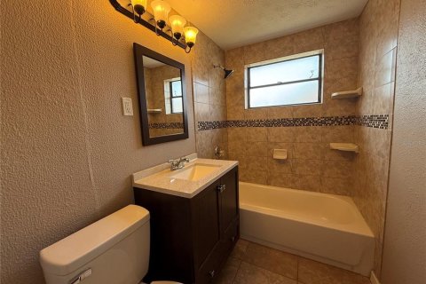 Casa en alquiler en Tampa, Florida, 4 dormitorios, 172.15 m2 № 2094048 - foto 17
