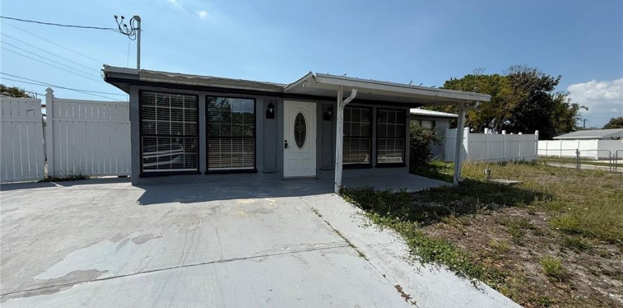 Casa en Tampa, Florida 4 dormitorios, 172.15 m2 № 2094048