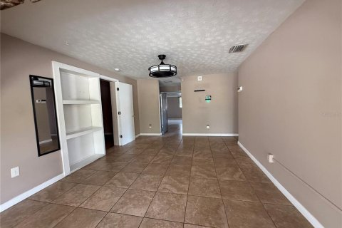 Casa en alquiler en Tampa, Florida, 4 dormitorios, 172.15 m2 № 2094048 - foto 9