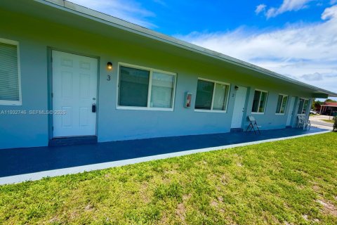 Propiedad comercial en venta en Fort Lauderdale, Florida, 225.1 m2 № 2152455 - foto 18