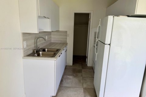 Propiedad comercial en venta en Fort Lauderdale, Florida, 225.1 m2 № 2152455 - foto 4