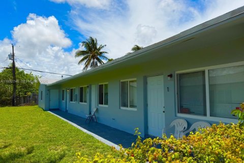 Propiedad comercial en venta en Fort Lauderdale, Florida, 225.1 m2 № 2152455 - foto 3