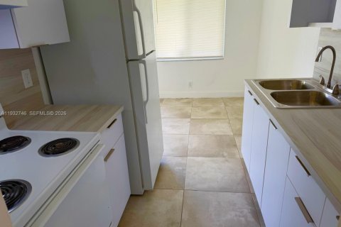 Propiedad comercial en venta en Fort Lauderdale, Florida, 225.1 m2 № 2152455 - foto 5