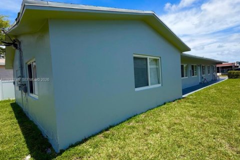 Propiedad comercial en venta en Fort Lauderdale, Florida, 225.1 m2 № 2152455 - foto 20