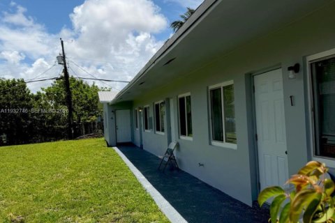 Propiedad comercial en venta en Fort Lauderdale, Florida, 225.1 m2 № 2152455 - foto 19