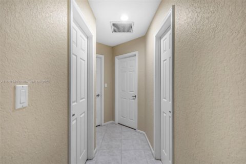 House in Coral Springs, Florida 5 bedrooms, 232.81 sq.m. № 1686148 - photo 16