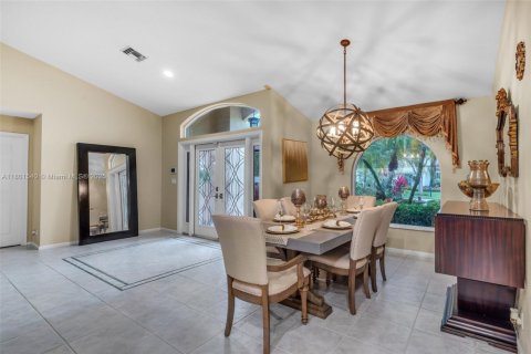 House in Coral Springs, Florida 5 bedrooms, 232.81 sq.m. № 1686148 - photo 8