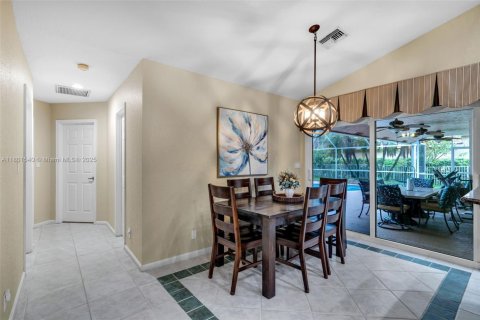 House in Coral Springs, Florida 5 bedrooms, 232.81 sq.m. № 1686148 - photo 15