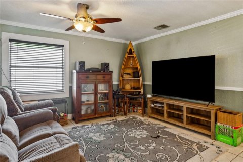 House in Tampa, Florida 3 bedrooms, 148.46 sq.m. № 1637113 - photo 4
