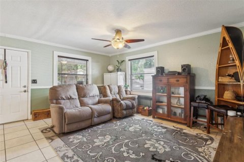House in Tampa, Florida 3 bedrooms, 148.46 sq.m. № 1637113 - photo 5