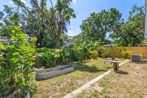 House in Tampa, Florida 3 bedrooms, 148.46 sq.m. № 1637113 - photo 24