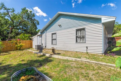 House in Tampa, Florida 3 bedrooms, 148.46 sq.m. № 1637113 - photo 23