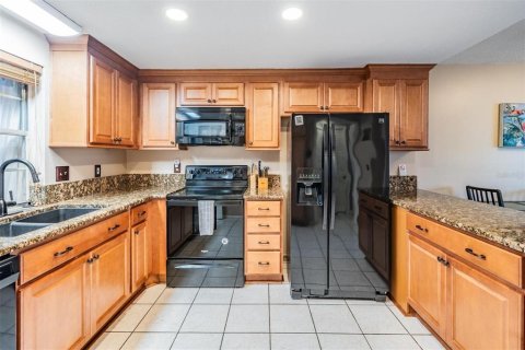Townhouse in Lutz, Florida 3 bedrooms, 109.44 sq.m. № 1894095 - photo 12