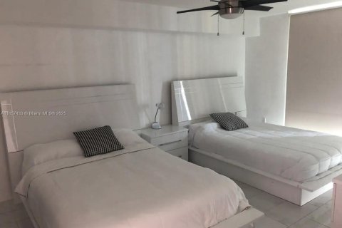 Copropriété à louer à Miami, Floride: 1 chambre, 76.64 m2 № 1893140 - photo 5