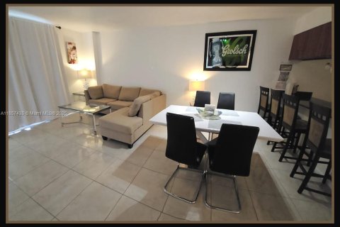 Copropriété à louer à Miami, Floride: 1 chambre, 76.64 m2 № 1893140 - photo 2