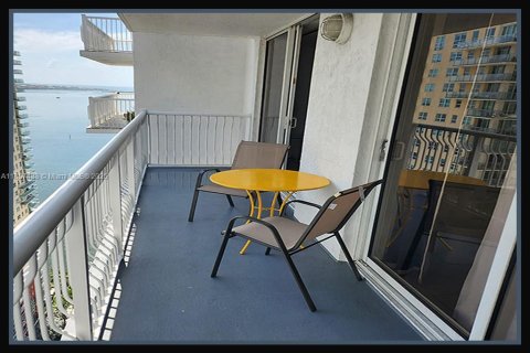 Copropriété à louer à Miami, Floride: 1 chambre, 76.64 m2 № 1893140 - photo 1