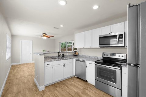 Casa en venta en Saint Petersburg, Florida, 2 dormitorios, 93.27 m2 № 1803534 - foto 17