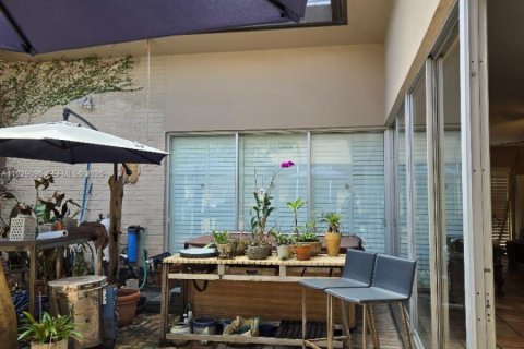 Купить виллу или дом в Норт-Майами-Бич, Флорида 4 спальни, № 2035041 - фото 11