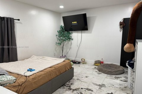 Casa en venta en Hollywood, Florida, 5 dormitorios, 155.15 m2 № 1934600 - foto 19