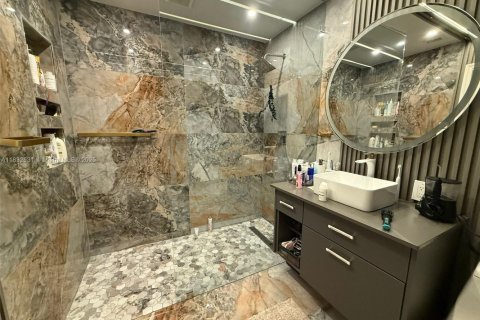 Casa en venta en Hollywood, Florida, 5 dormitorios, 155.15 m2 № 1934600 - foto 15