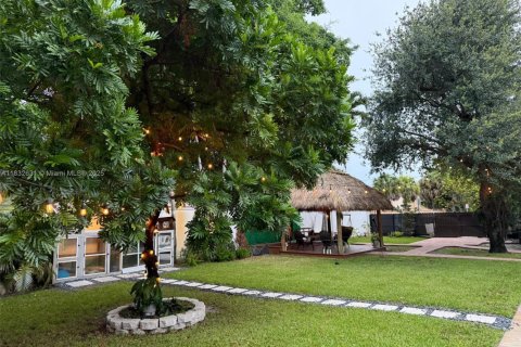 Casa en venta en Hollywood, Florida, 5 dormitorios, 155.15 m2 № 1934600 - foto 1