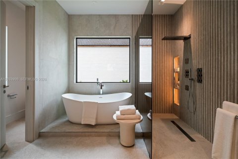 Casa en venta en Miami, Florida, 5 dormitorios, 466.74 m2 № 2248538 - foto 23