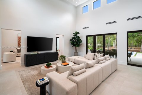 Casa en venta en Miami, Florida, 5 dormitorios, 466.74 m2 № 2248538 - foto 11