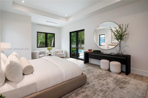 Casa en venta en Miami, Florida, 5 dormitorios, 466.74 m2 № 2248538 - foto 21