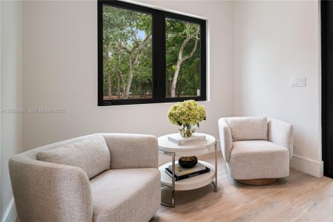 Casa en venta en Miami, Florida, 5 dormitorios, 466.74 m2 № 2248538 - foto 22
