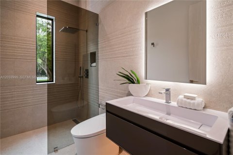Casa en venta en Miami, Florida, 5 dormitorios, 466.74 m2 № 2248538 - foto 27