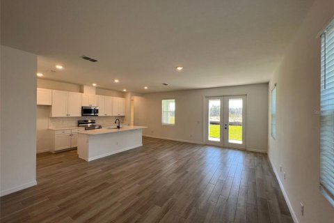House in Davenport, Florida 4 bedrooms, 208.38 sq.m. № 1876631 - photo 6