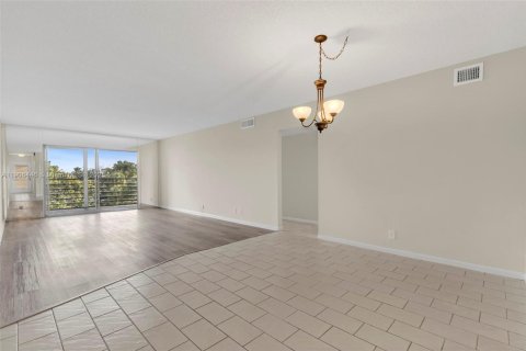 Copropriété à vendre à Coconut Creek, Floride: 2 chambres, 107.4 m2 № 1963184 - photo 7