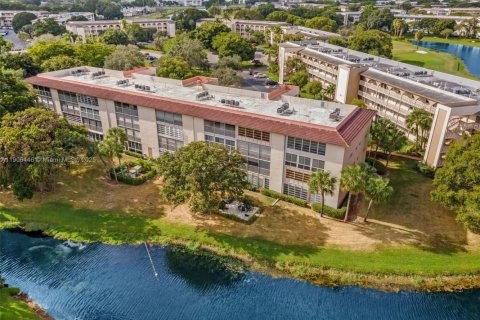 Copropriété à vendre à Coconut Creek, Floride: 2 chambres, 107.4 m2 № 1963184 - photo 5