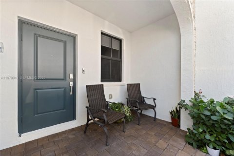 Купить таунхаус в Майами, Флорида 3 спальни, 157.47м2, № 2049563 - фото 3