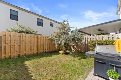 Купить таунхаус в Майами, Флорида 3 спальни, 157.47м2, № 2049563 - фото 28