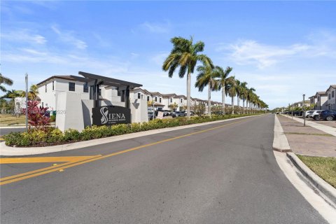 Купить таунхаус в Майами, Флорида 3 спальни, 157.47м2, № 2049563 - фото 7