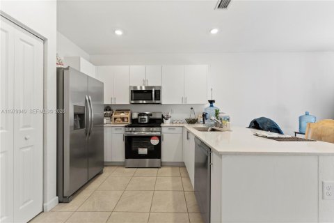 Купить таунхаус в Майами, Флорида 3 спальни, 157.47м2, № 2049563 - фото 10